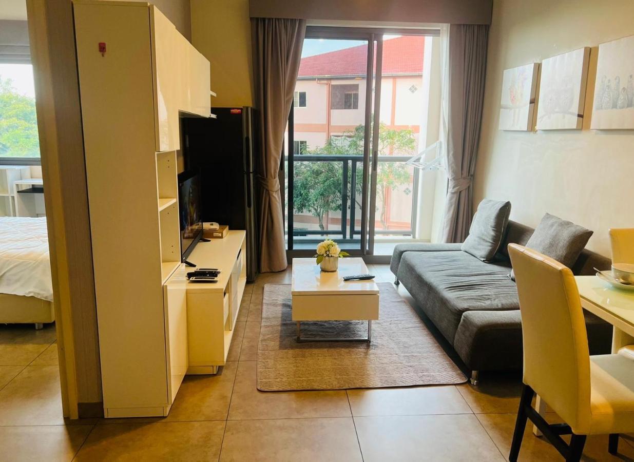 Unixx Condo Pattaya Near Walking Street Экстерьер фото